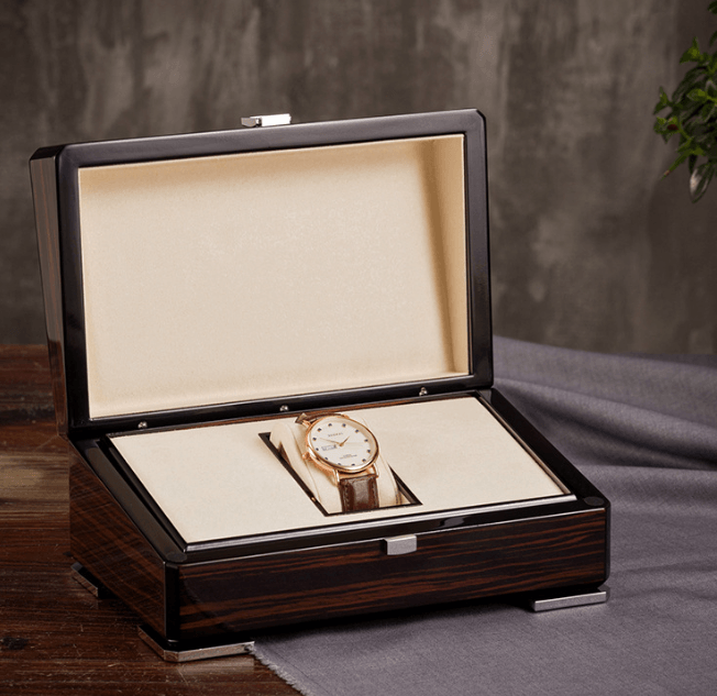 Château Lacquer Timepiece Casket Watch Box